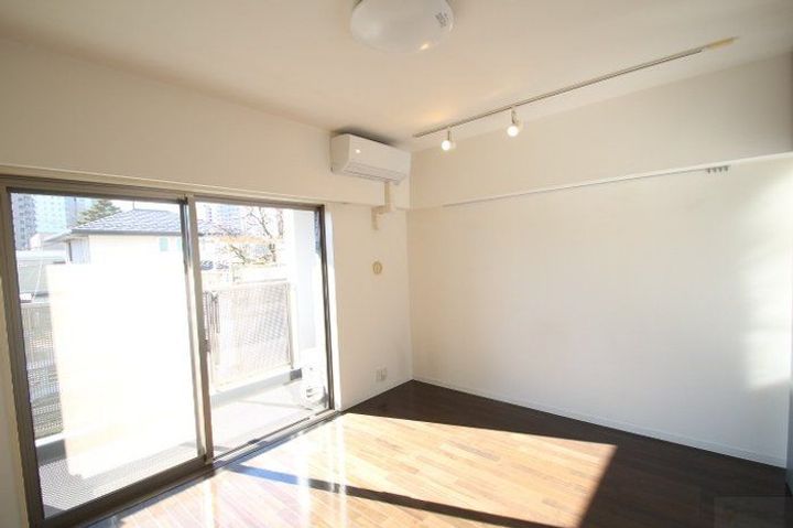 東京都足立区千住曙町(マンション)の賃貸物件の居間