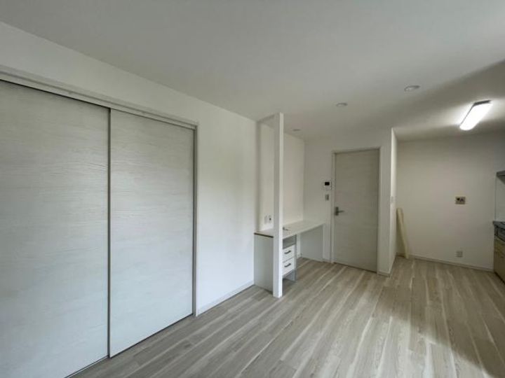 静岡県三島市谷田(アパート)の賃貸物件の居間