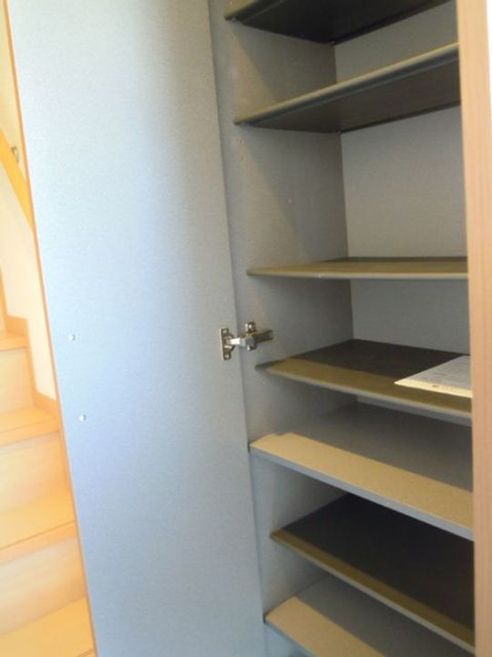 パストラル Bの玄関