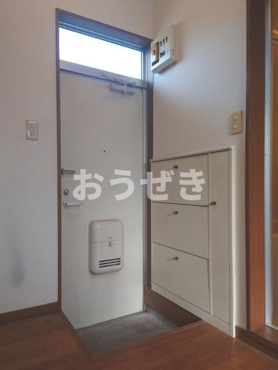 ビューハイム本郷の玄関