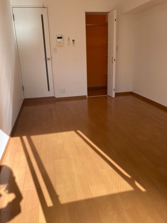 パーク・ノヴァ横浜・壱番館の居間