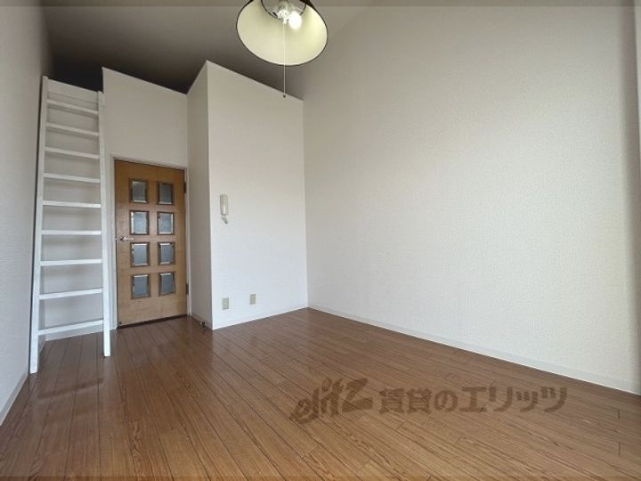 ロイヤルハイツ橿原2の居間