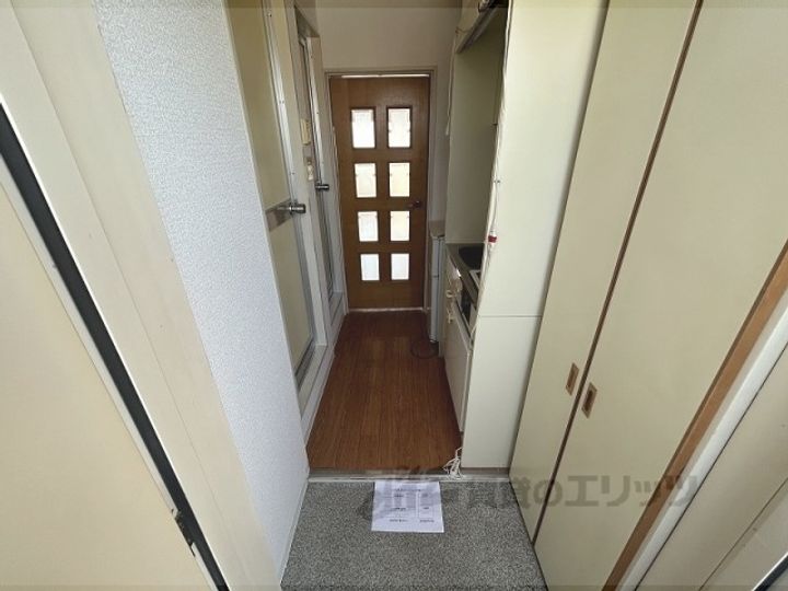 ロイヤルハイツ橿原2の玄関