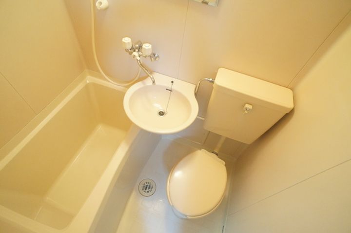 西田方1階の風呂