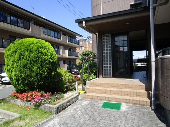 ヌーヴェルシャトーの地図