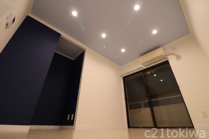 登喜和マンションの居間