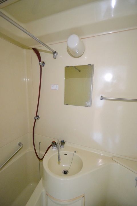 世並ビルの内装