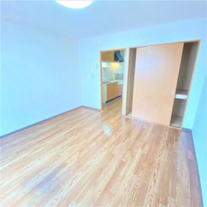 Is-FLAT.の内装