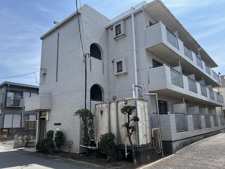 メゾン山岡の外観