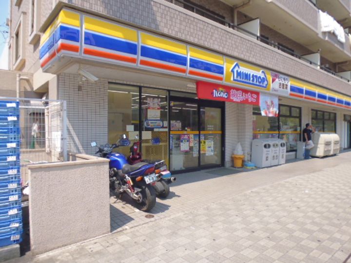 ローレルSAIWAIの周辺