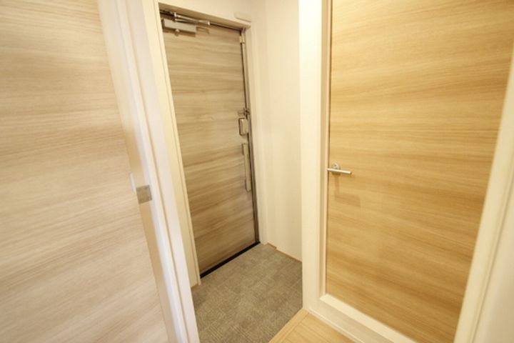 アネックス伍番館の玄関