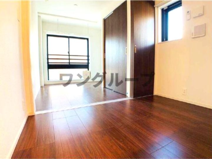 エストゥルースプラス田端の居間