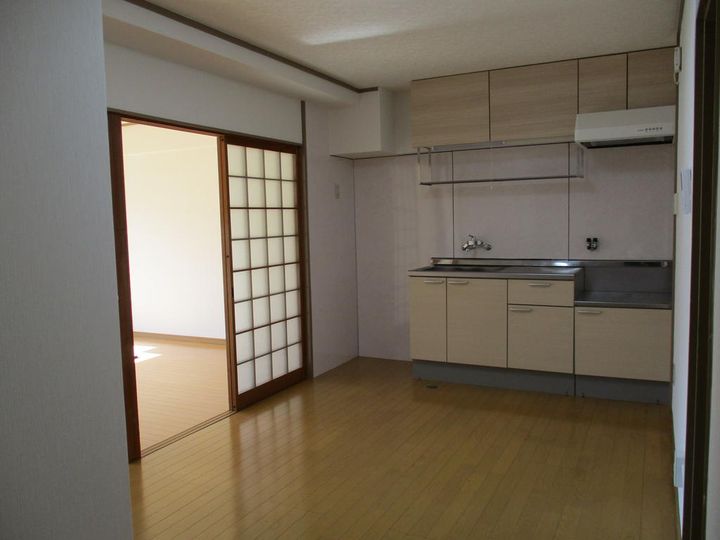 パティオ古舘Bの居間