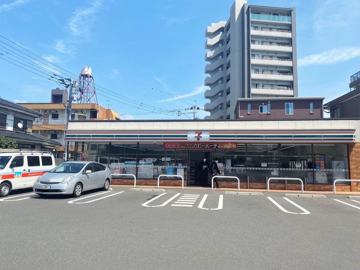 ヴィクトワール六番館の周辺