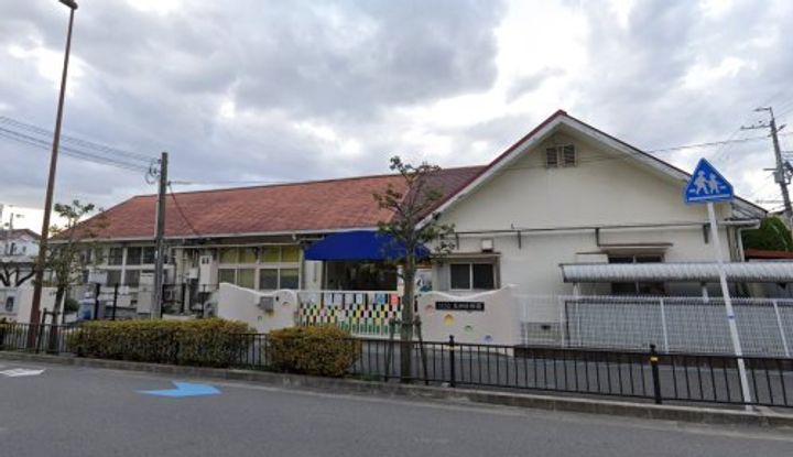 アゼリア氷室の周辺