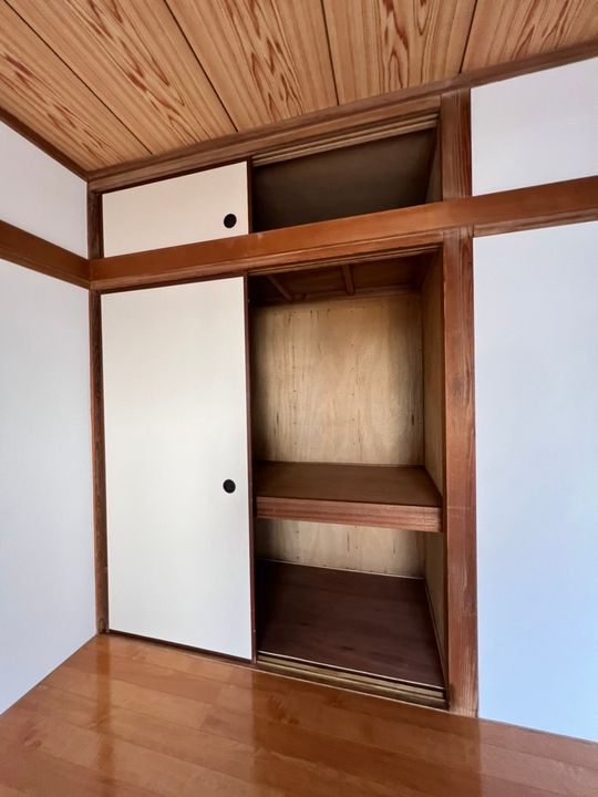 長友平四郎アパートの内装