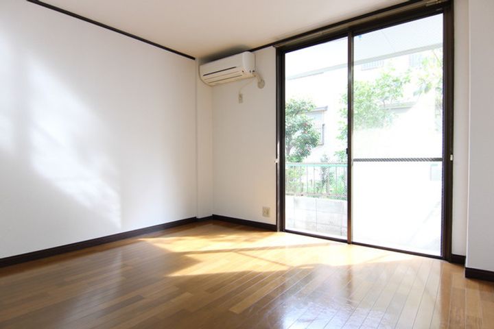 マンション寿の居間