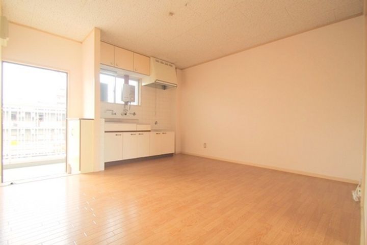 はせがわビルの居間