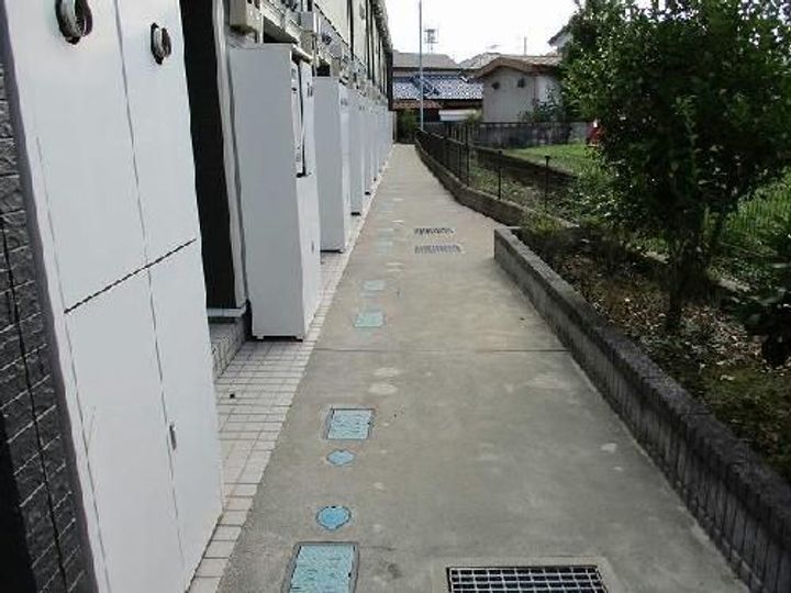 レオネクストフジヤマAの玄関