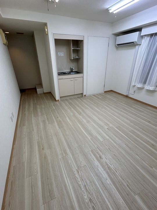 シャトレーイン横浜の居間