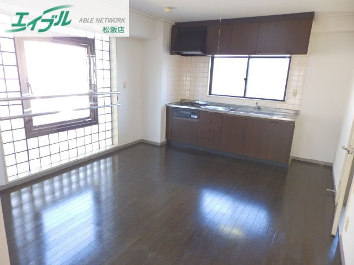 中央マンション松阪の居間