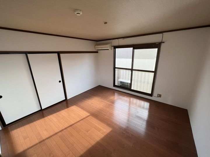 ハイコーポ鶴巻の居間