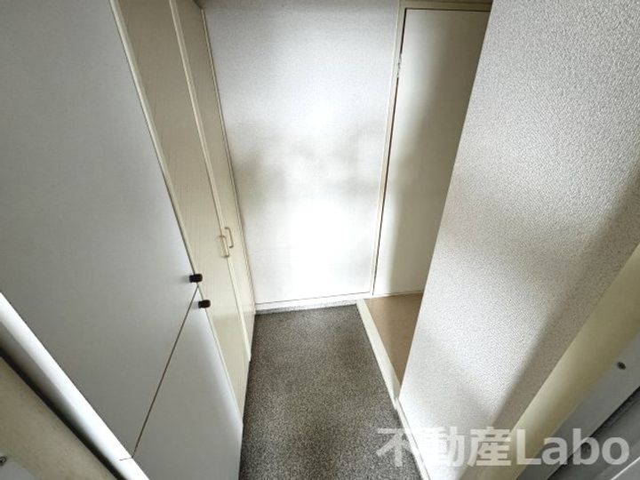 徳島県板野郡北島町鯛浜字向(アパート)の賃貸物件の玄関