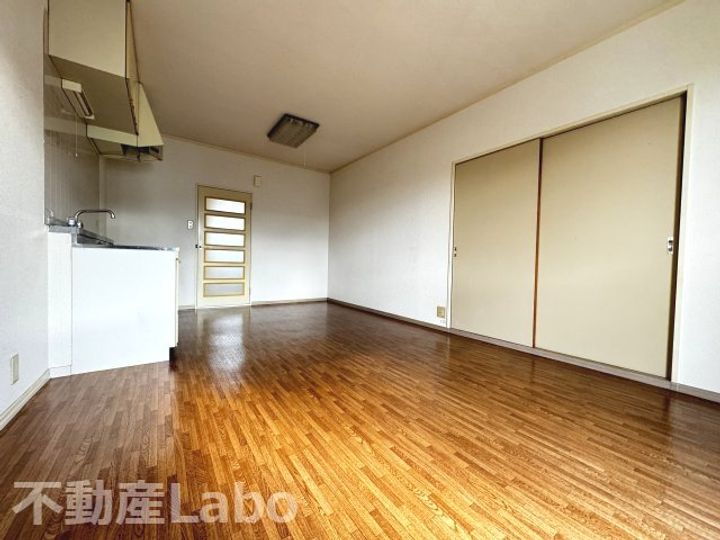 徳島県板野郡北島町鯛浜字向(アパート)の賃貸物件の居間