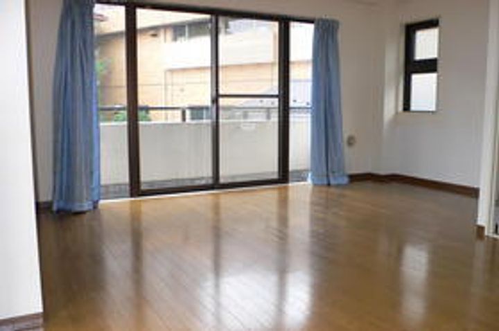 Miles Yevis(マイルスエビス)の居間