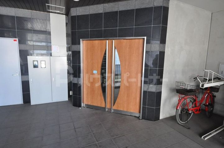 TRADIS NIPPORI Eの地図