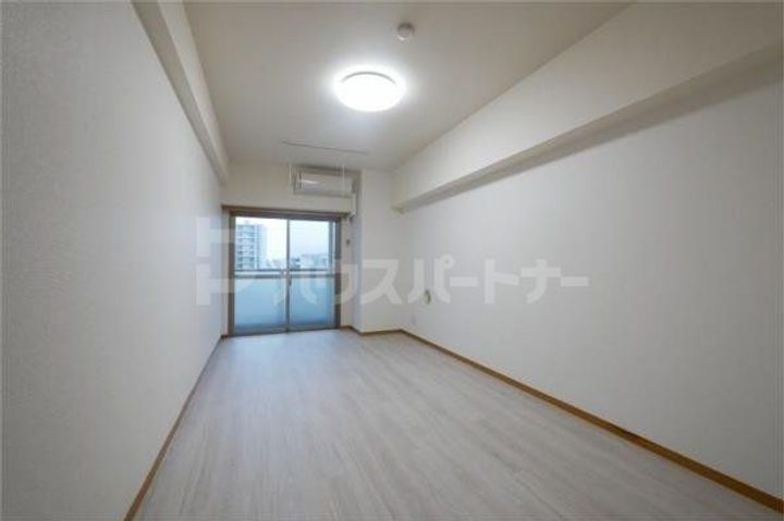 TRADIS NIPPORI Eの内装