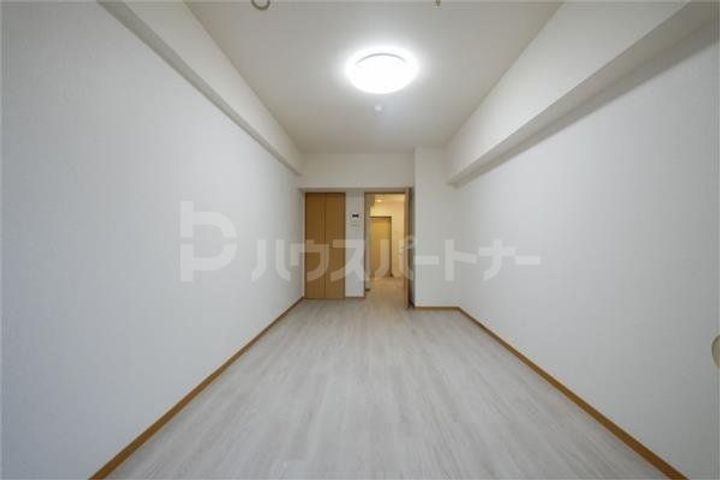 TRADIS NIPPORI Eの居間