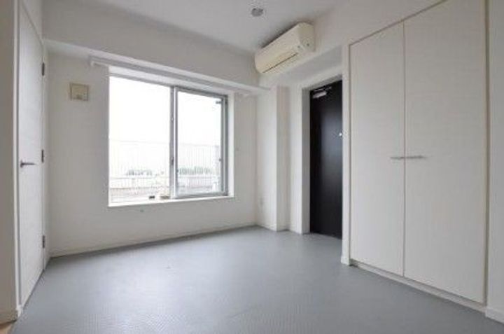 Brillia ist 三軒茶屋 ブラッサムテラスの玄関