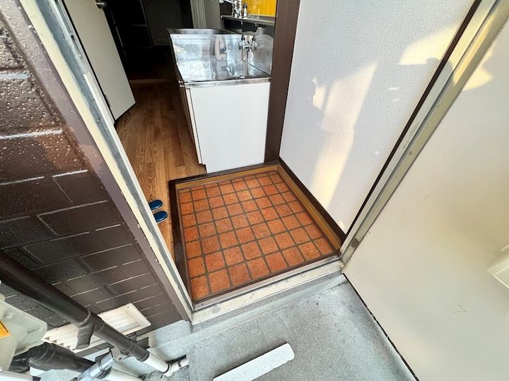 吉田ハイツの玄関