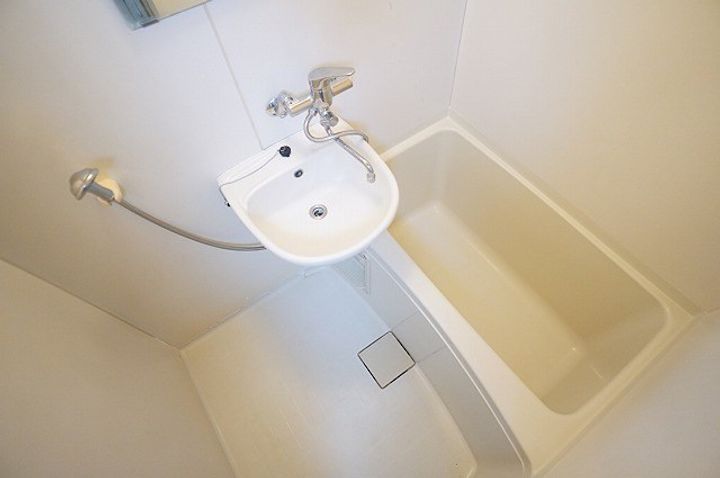 パステルグリーンの風呂