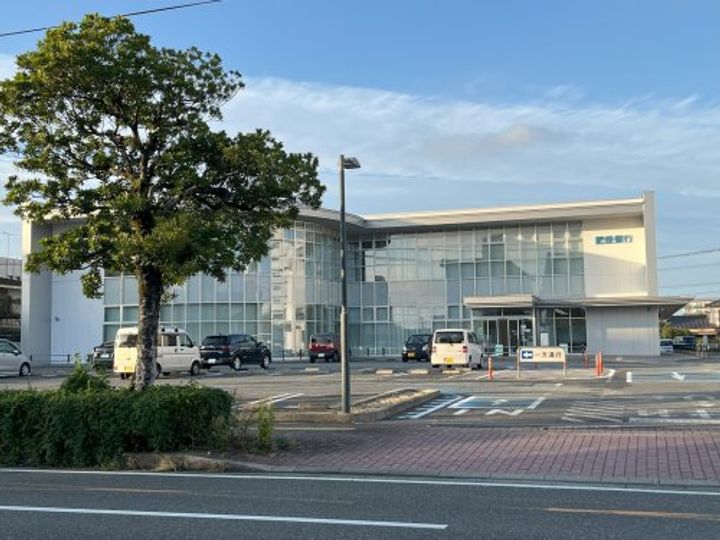 センチュリーの周辺