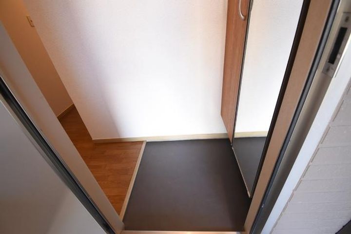 セジュール松縄Bの玄関