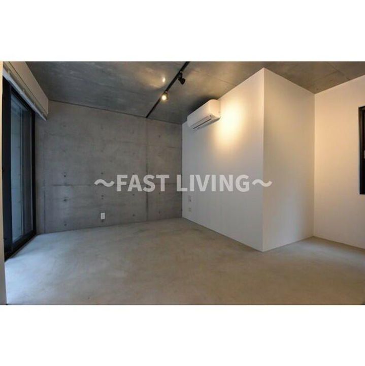 スクエアコート早稲田の居間