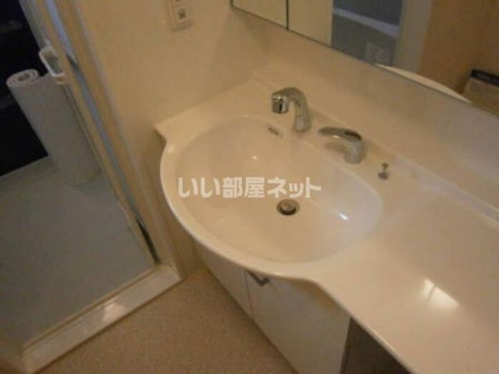 キャスバル B棟の内装