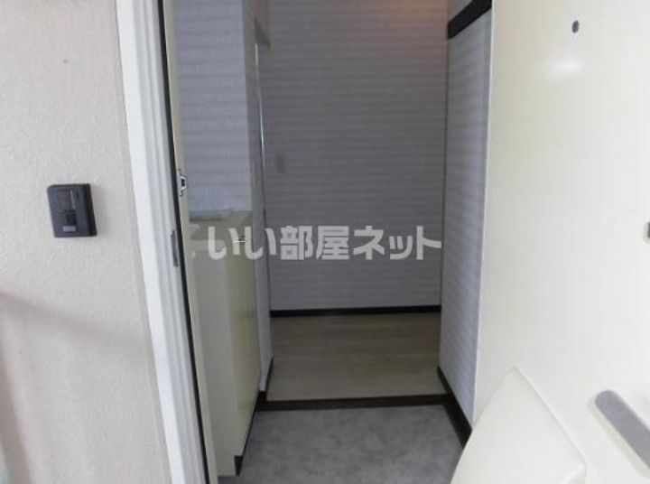 群馬県伊勢崎市北千木町(アパート)の賃貸物件の玄関