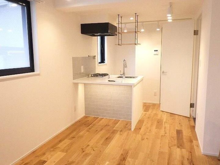 Elysion北千束の玄関