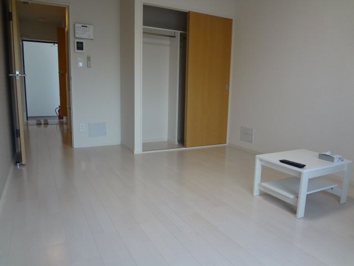 沖縄県中頭郡中城村字伊集(アパート)の賃貸物件の居間