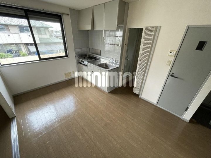 フリーダムレジデンス Cの居間