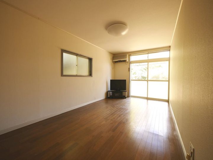 コーポクボタの居間