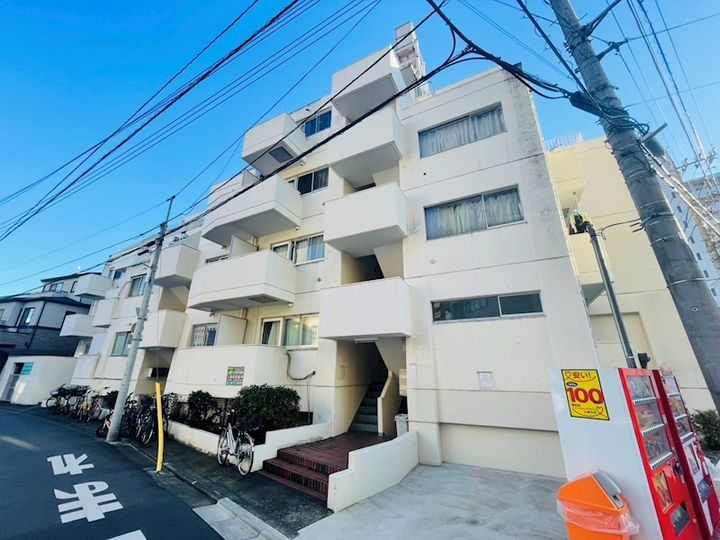 パール仲町マンションの外観