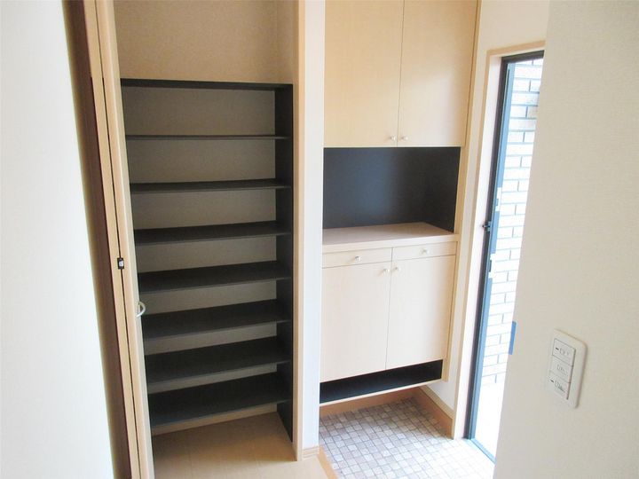 石川県野々市市御経塚3(一戸建)の賃貸物件の玄関