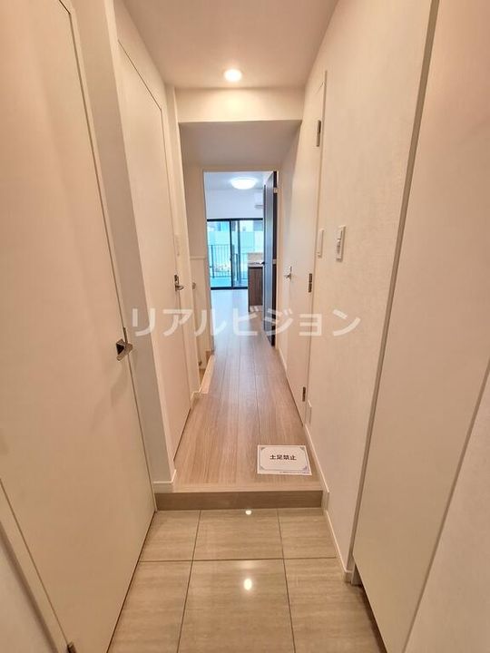 アジールコート池尻大橋の玄関