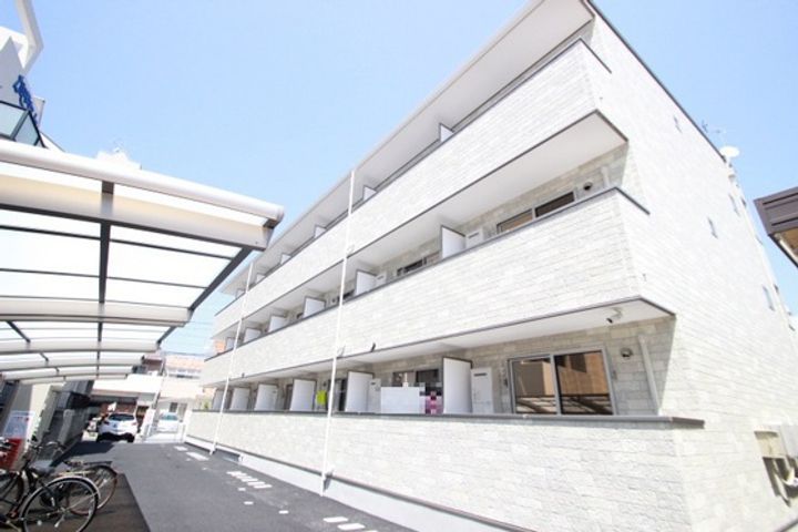 PLEIN SOLEIL Iの外観