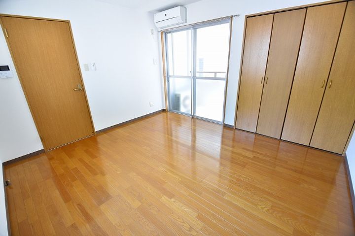 セジュール津島の居間