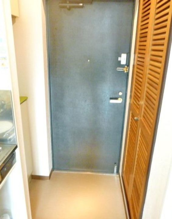 スターホームズ二俣川XIの玄関